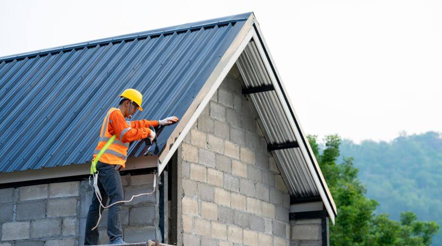 Professional residential roofers in Skidmore, MO